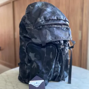 Mochila Prada Em Nylon Camuflado